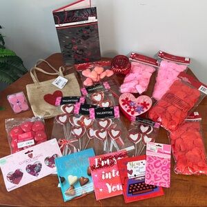 LOT of 22 Valentine's Day ❤️ 🩷 Decorations Bundle Pink Red Books Tote Jar Cards